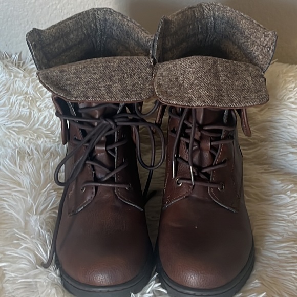 B.O.C Shoes - B.O.C Brown Leather Boots sz 9
